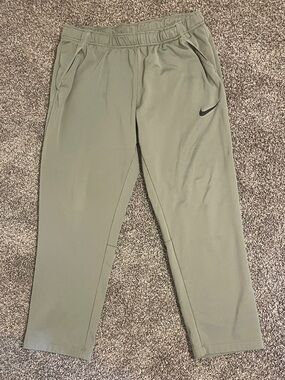 👖 Nike Men’s Dri-Fit Joggers with Black Swoosh 👖